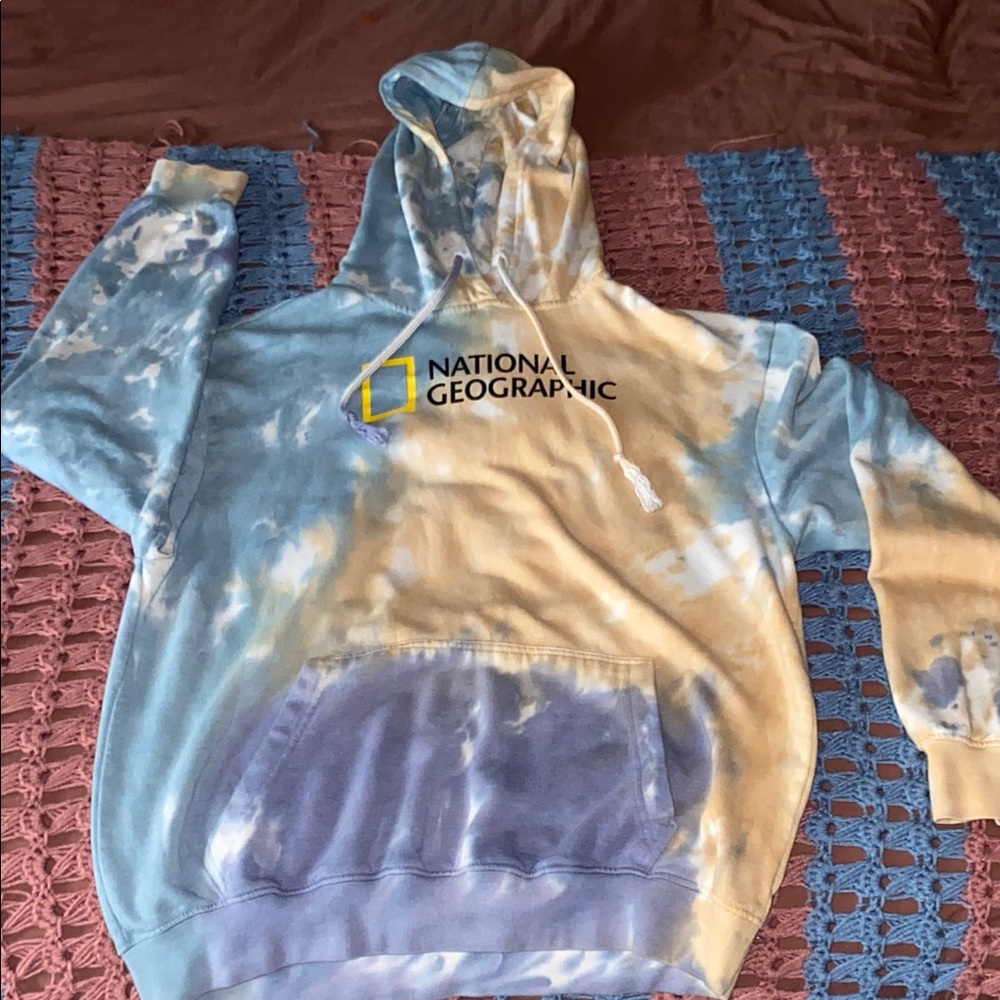 National Geographic-Bahamas Islands Blue and yellow tiedye pullover hoodie